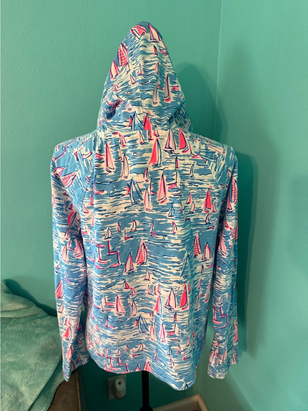 NWT Women’s Lilly Pulitzer Kiawah Hoodie in Zanzibar Blue Size Large - Picture 5 of 9